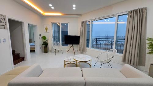 Double or Twin Room with Partial Sea View