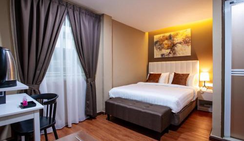 Deluxe Queen Room