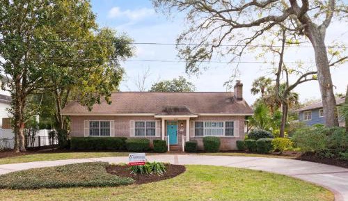 Three-Bedroom Holiday Home 