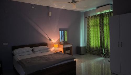 Queen Room