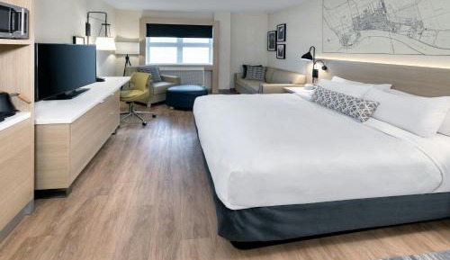 Superior King Room