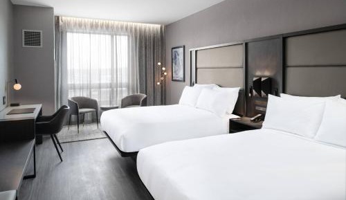 Queen Room with Two Queen Beds - Hearing Accessible