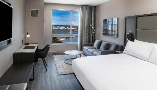Guest room, 1 King, Sofa bed, Harbor view
