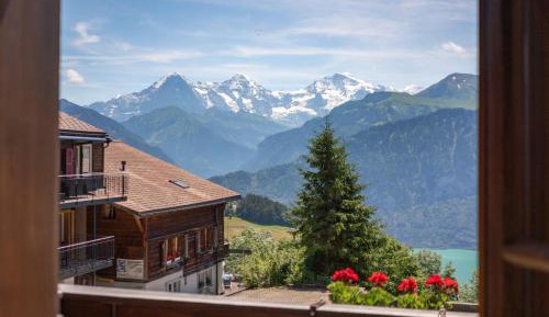 Two-Bedroom Apartment with Mountain View