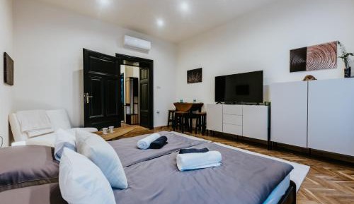 One-Bedroom Standard Apartment