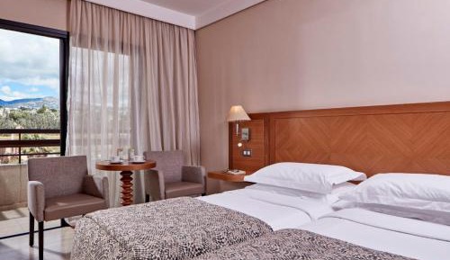 Twin / Double Room Side Sea View