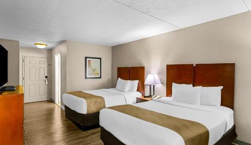 Queen Room - Accessible/Smoking