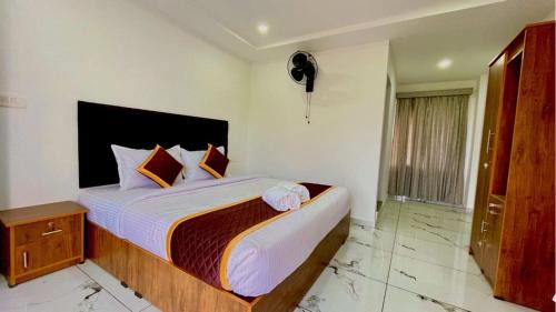 Queen Room with Balcony