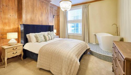 Three-Bedroom Holiday Home 