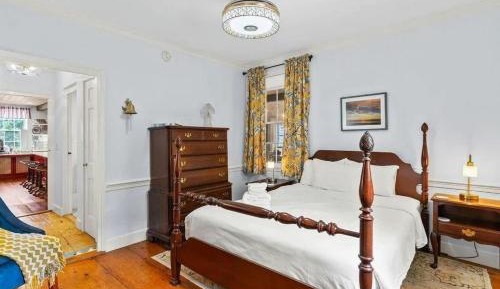 Queen Room