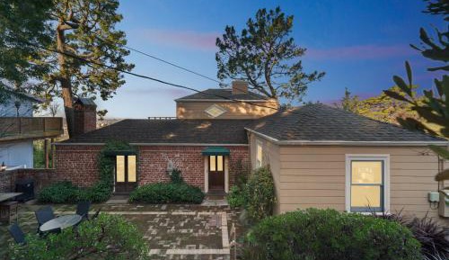 Four-Bedroom Holiday Home