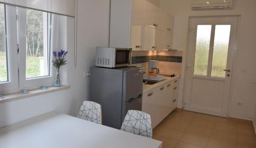 Comfort One-Bedroom Apartment with Balcony and Sea View