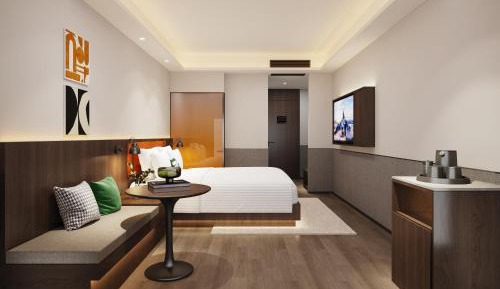 Joy Queen Room 