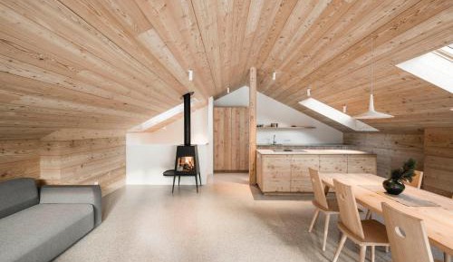 Two-Bedroom Apartment with Mountain View
