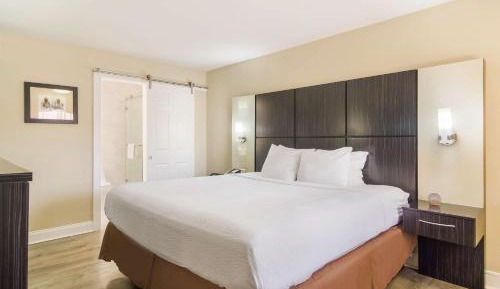 King Room - Non-Smoking