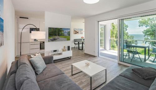 Apartment with Lake View