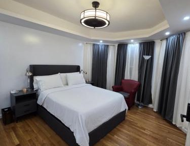Queen Room with Shared Bathroom