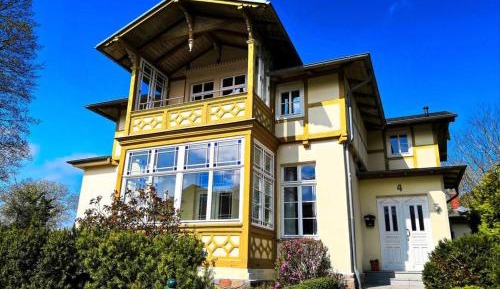 One-Bedroom Holiday Home