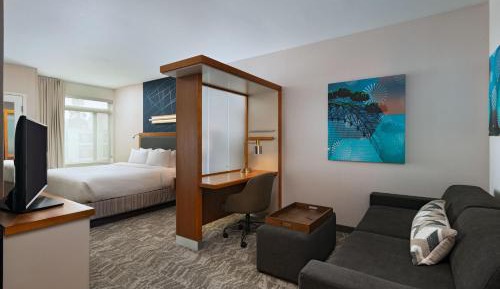 King Studio with Trundle Bed