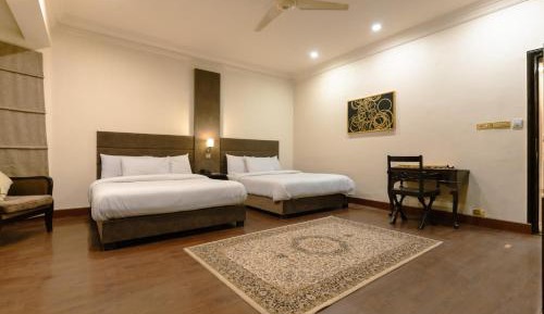 Deluxe Family Room