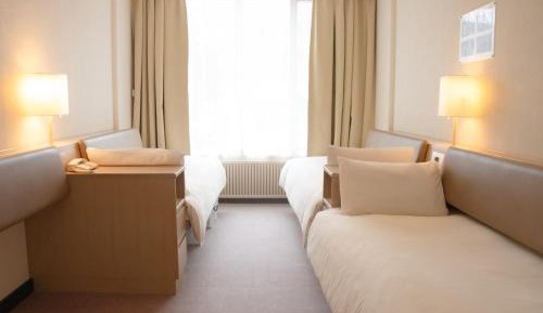 Three-Bedroom - Non-Smoking (West Building)