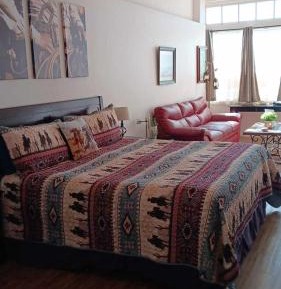 Deluxe King Suite