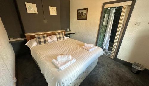 Double Room with Private Bathroom