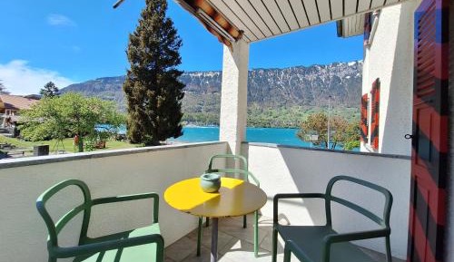 Apartment with Lake View