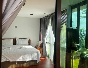 Double or Twin Room with Mountain View