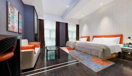 Deluxe Family Room