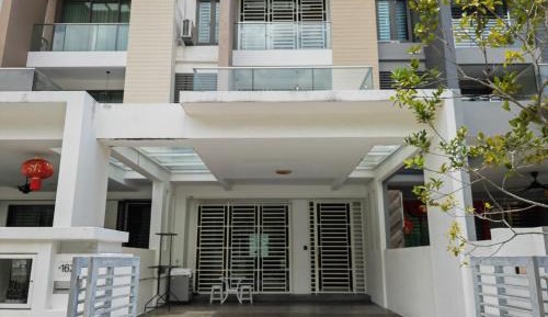 Six-Bedroom House