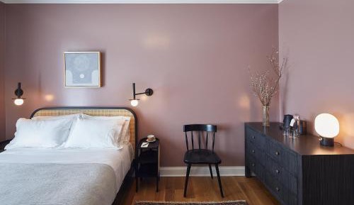 Standard Queen Room