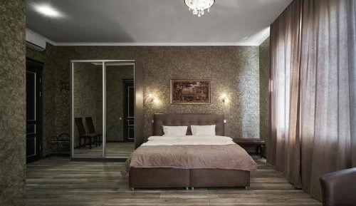 Large Double Room