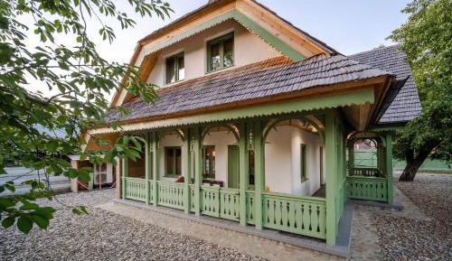 Villa with Garden View