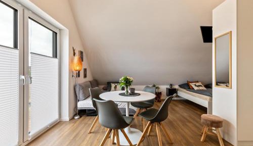 Superior One-Bedroom Apartment with Balcony