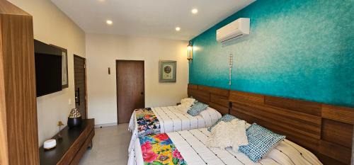 Quadruple Room with Private Bathroom