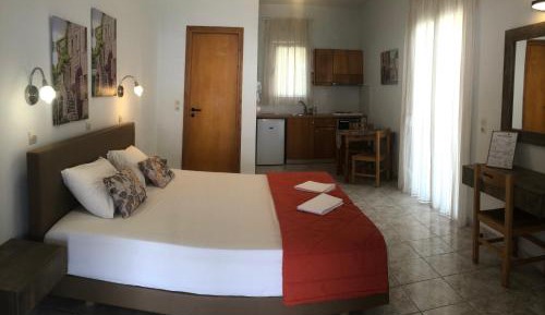 Studio (2 Adults)