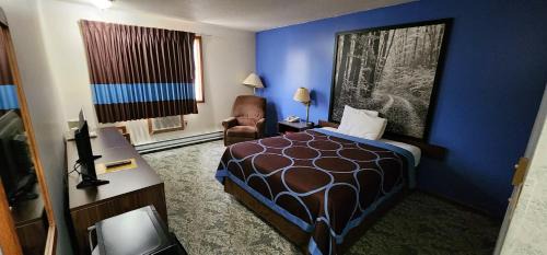 Deluxe Queen Room - Non-Smoking