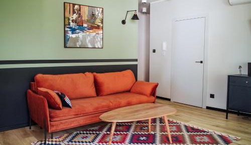 One-Bedroom Apartment