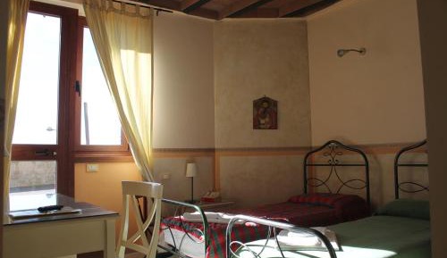 Basic Triple Room