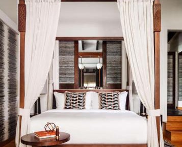 Double Queen Canopy Treehouse