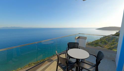 Deluxe Triple Room with Sea View