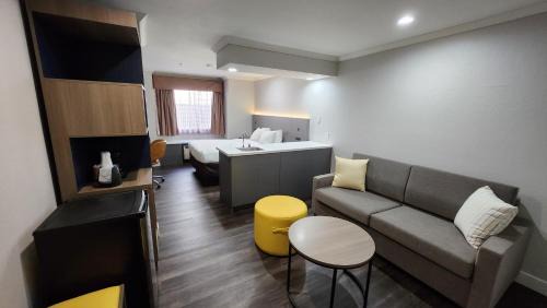 One Room Suite - Non Smoking