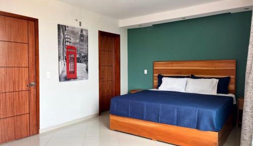 Deluxe Queen Room
