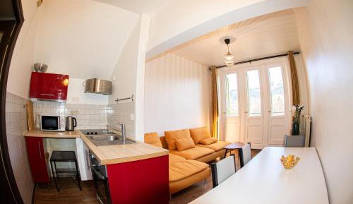 Two-Bedroom Apartment with Mountain View