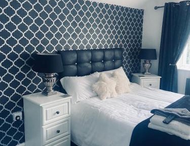 Double Room with En Suite Bathroom