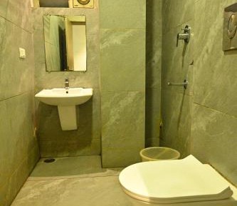 Deluxe King Suite