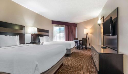 Queen Room with Two Queen Beds and Patio - Non-Smoking