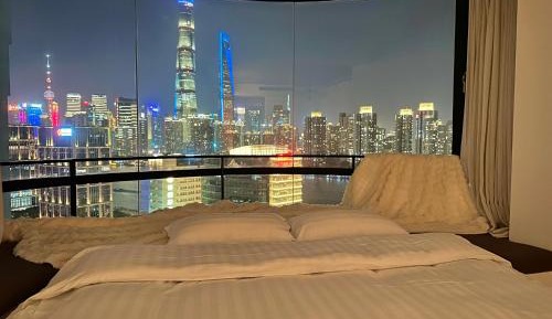 Apartment with Lake View