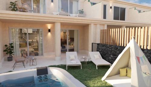 Premier Kid Suite Pool View